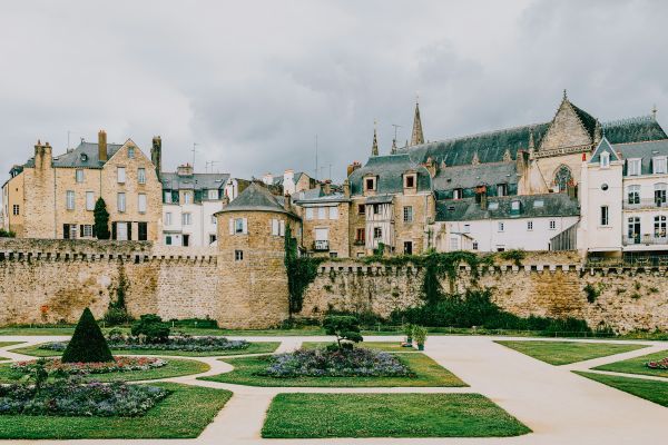 Quels sont les avantages d'un séjour en appart hôtel à Vannes ?